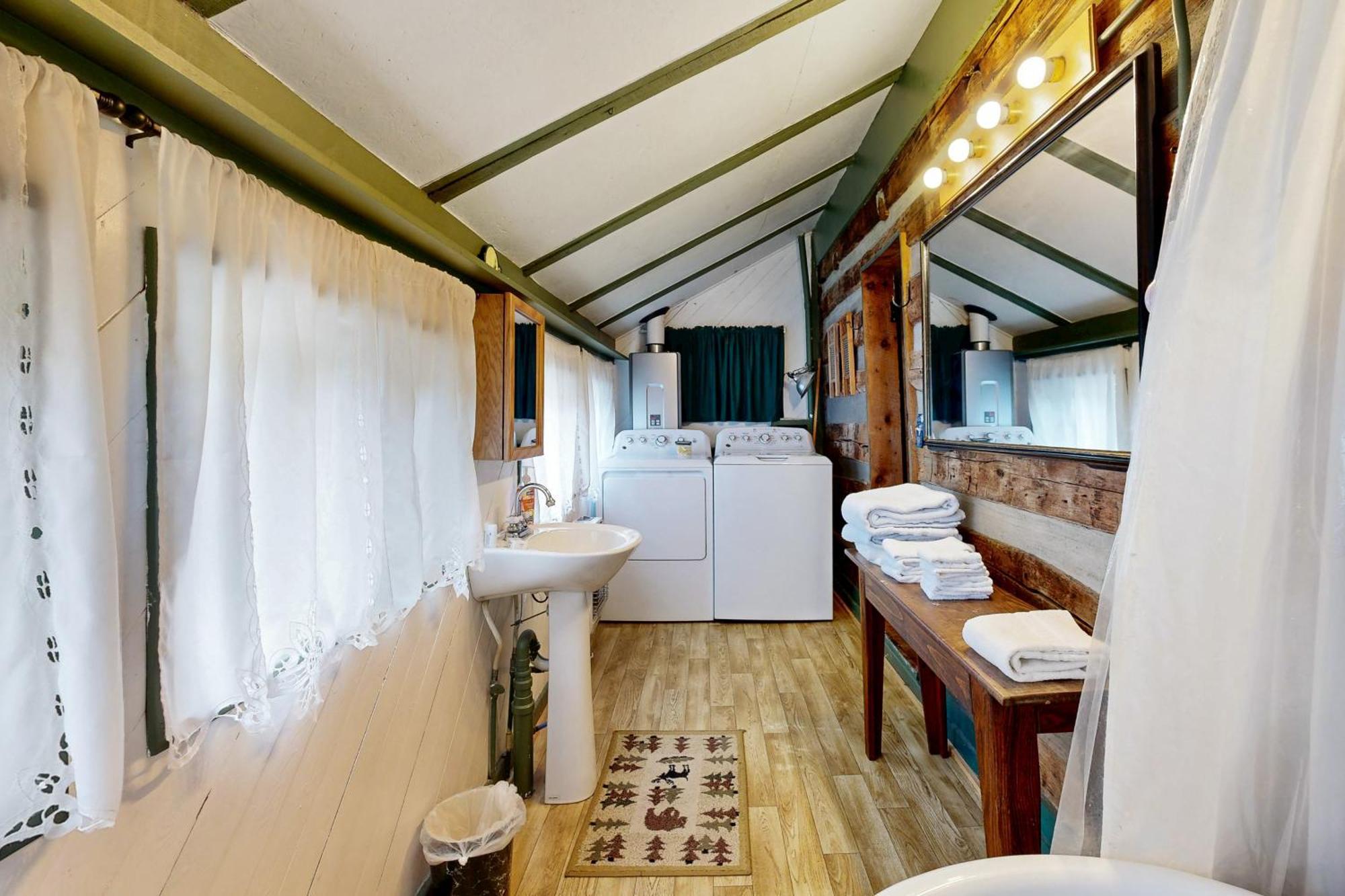 1 Bed 1 Bath Vacation Home In Sylva Extérieur photo