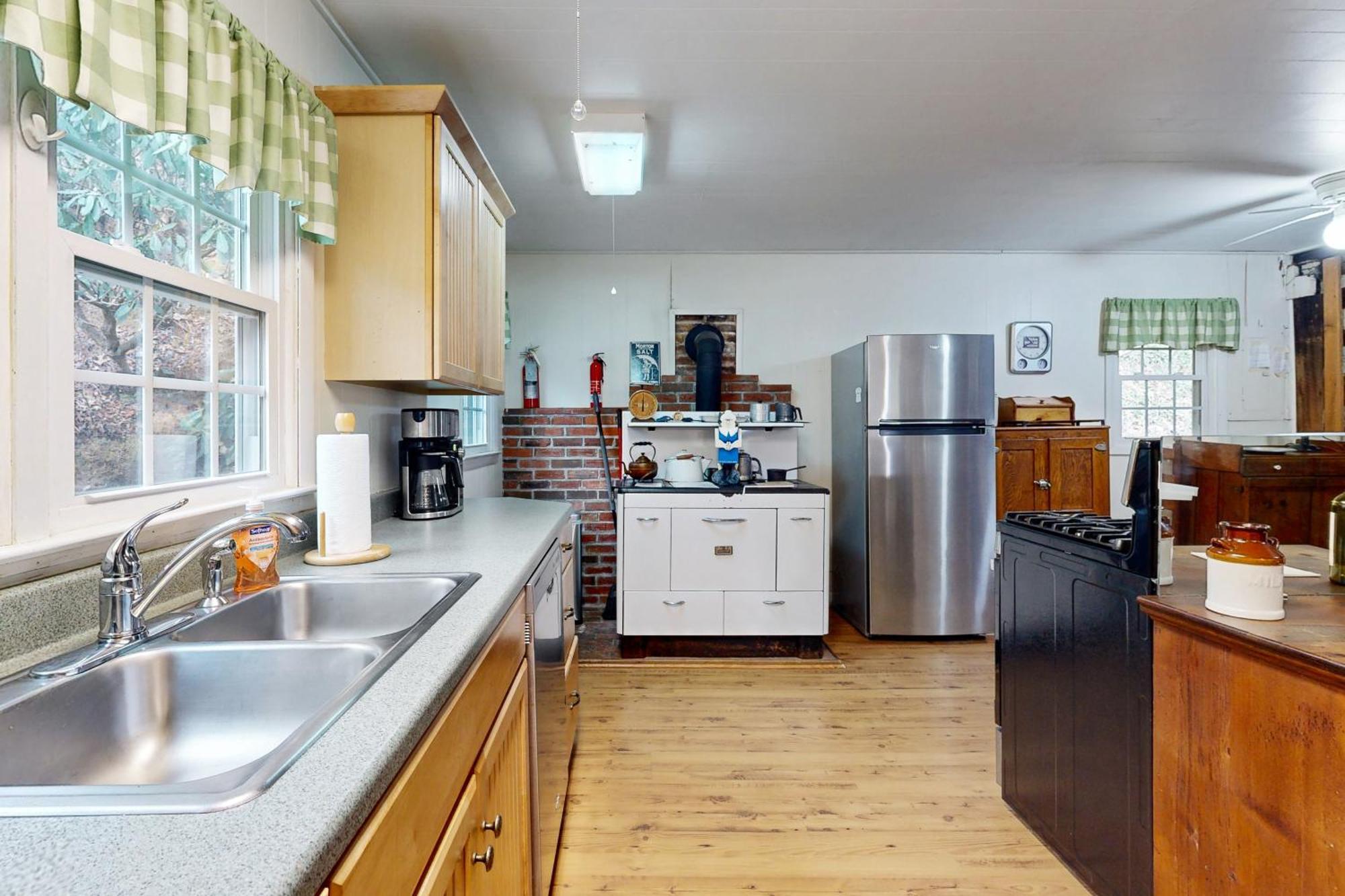 1 Bed 1 Bath Vacation Home In Sylva Extérieur photo