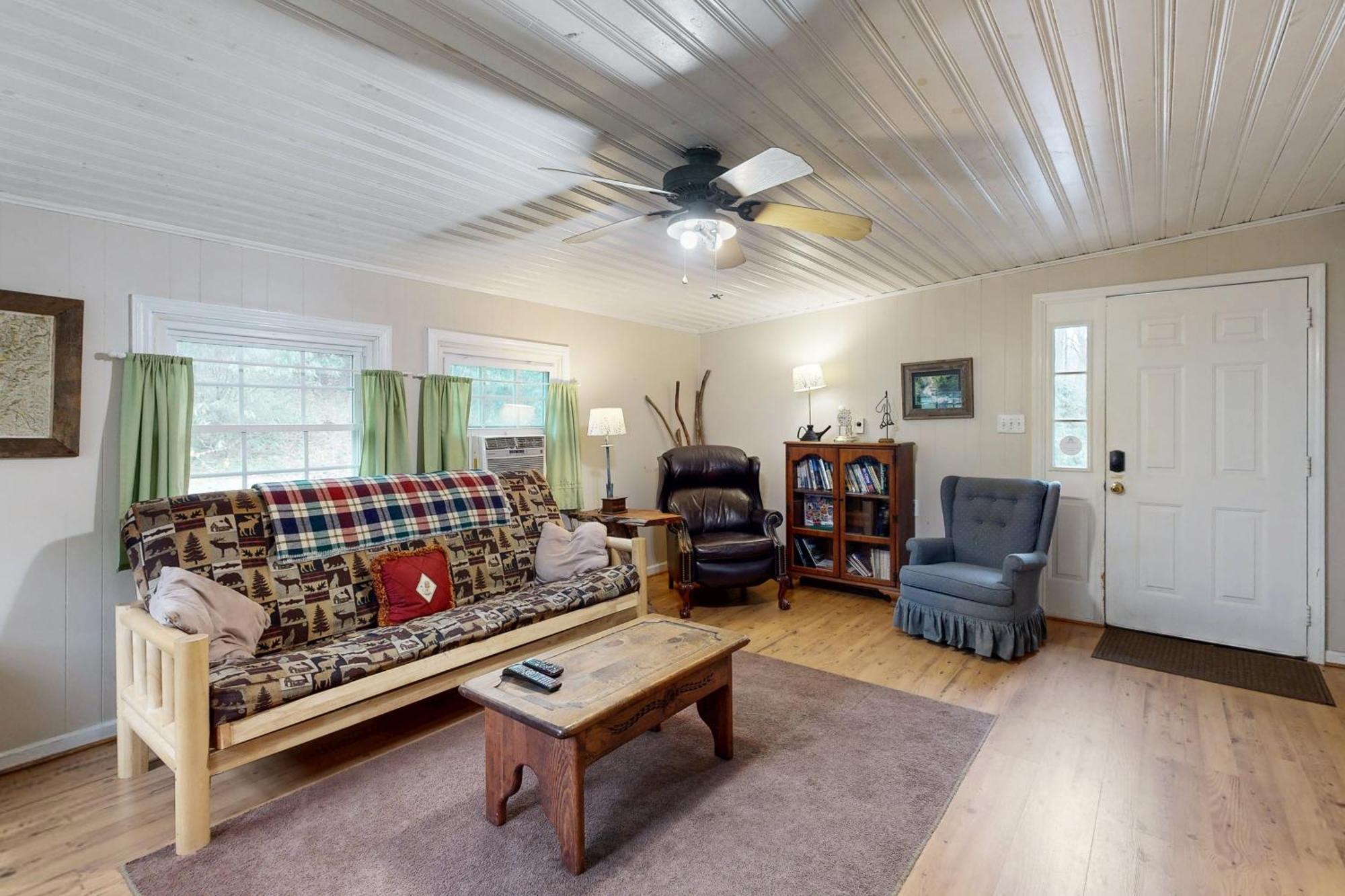 1 Bed 1 Bath Vacation Home In Sylva Extérieur photo