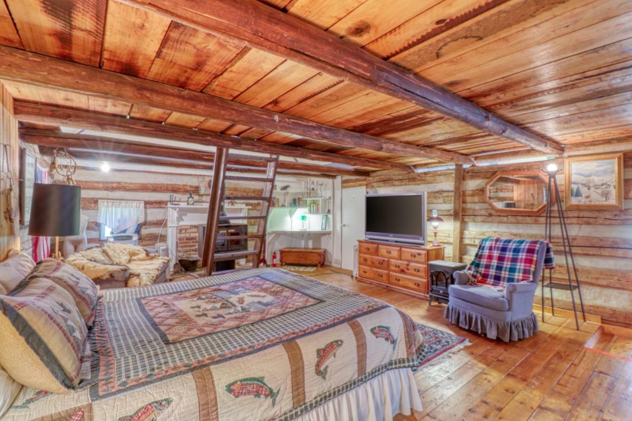 1 Bed 1 Bath Vacation Home In Sylva Extérieur photo