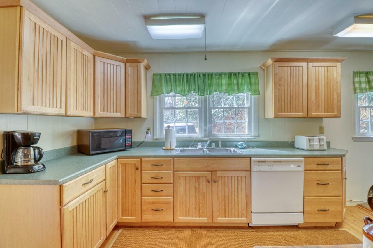 1 Bed 1 Bath Vacation Home In Sylva Extérieur photo