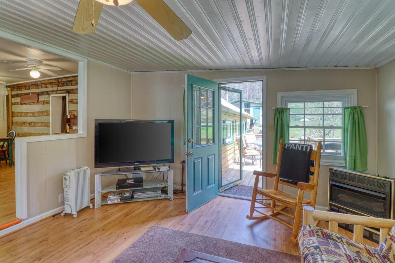 1 Bed 1 Bath Vacation Home In Sylva Extérieur photo