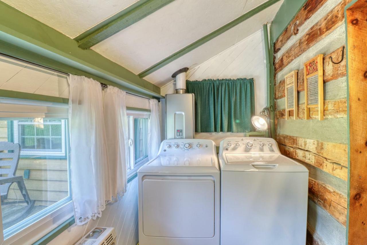1 Bed 1 Bath Vacation Home In Sylva Extérieur photo