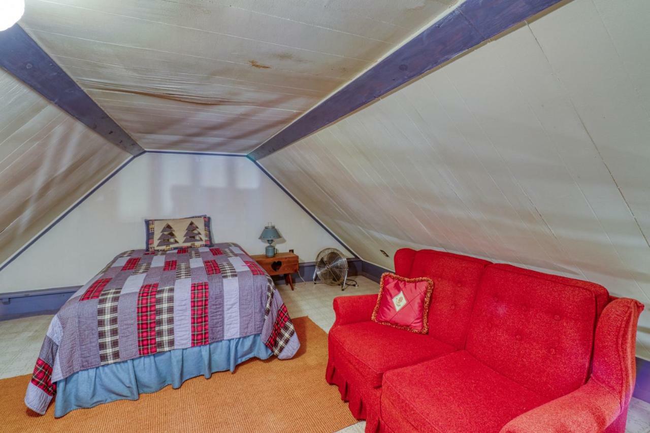 1 Bed 1 Bath Vacation Home In Sylva Extérieur photo