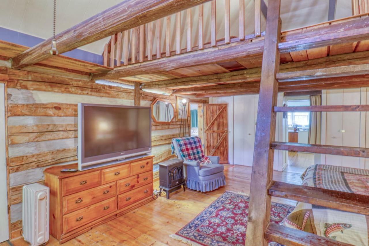 1 Bed 1 Bath Vacation Home In Sylva Extérieur photo